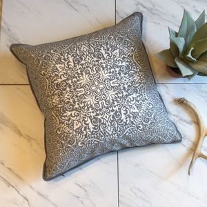 BOHO-ENVOUGE-Gray & White Floral Square Decorator Accent Pillow